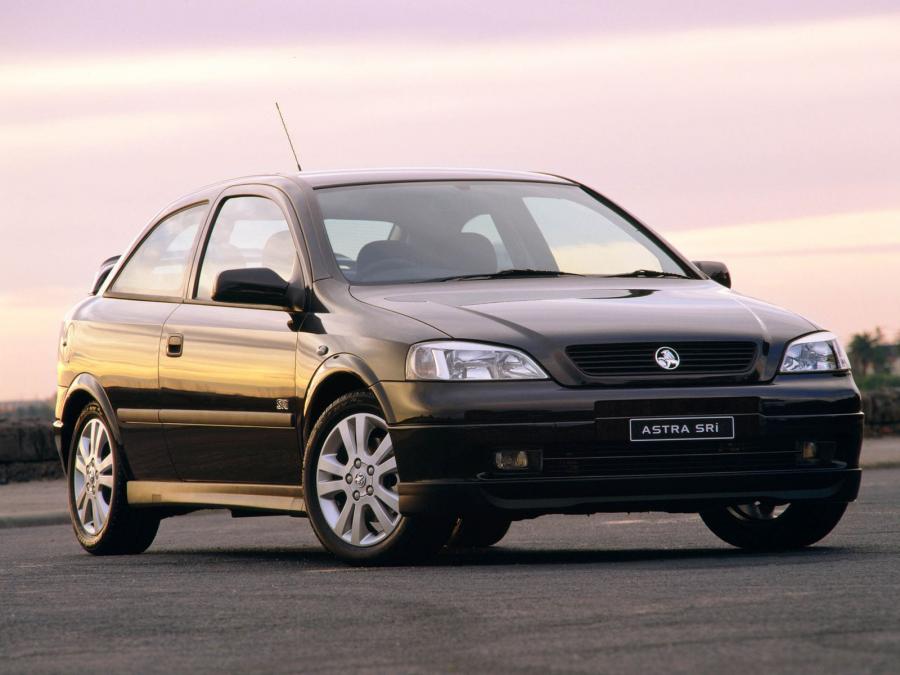  Holden Astra SRi 3-Door 1998 года  (фото 5 из 14)